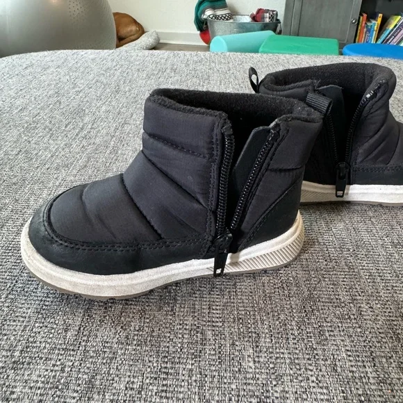 Infant/Toddler snow or rain boots - Picture 3 of 4